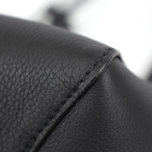 Louis Vuitton Lock Me Cover Noir shoulder bag - Picture 4 of 5